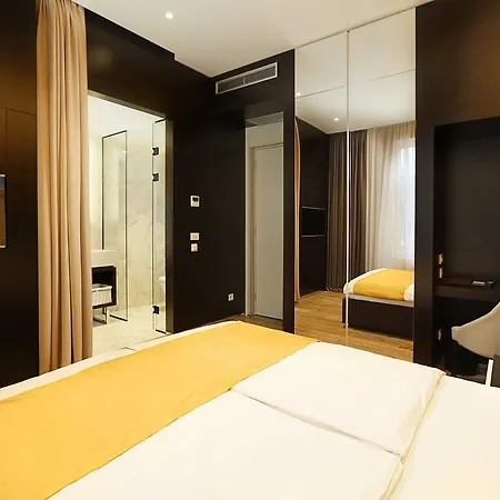 마카니 럭셔리 스위트 4*